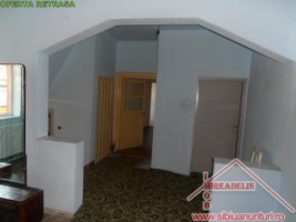 inchiriez-casa-singur-in-curte-turnisor