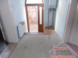 inchiriez-casa-singur-in-curte-turnisor-5