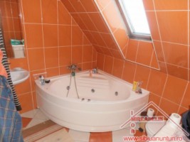 inchiriez-apartament-la-casa-5-camere-central-8