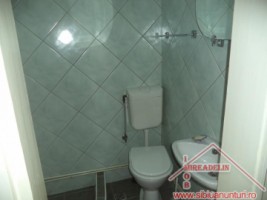 inchiriez-apartament-3-camere-zona-centrala-5
