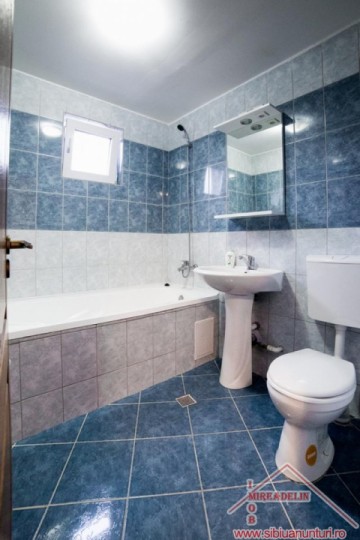 inchiriez-apartament-3-camere-la-mansarda-valea-aurie-2