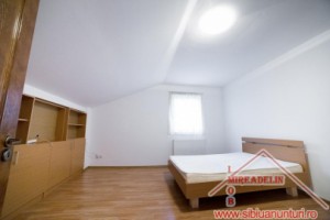 inchiriez-apartament-3-camere-la-mansarda-valea-aurie-3