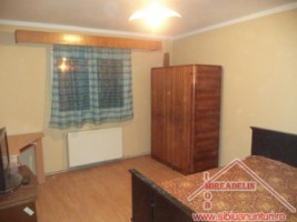inchiriez-garsoniera-zona-strand-1