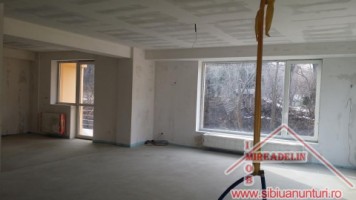 vand-apartament-3-camere-zona-strada-justitiei