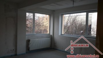 vand-apartament-3-camere-zona-strada-justitiei-2