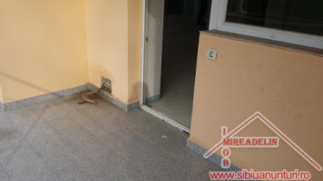 vand-apartament-3-camere-zona-strada-justitiei-5