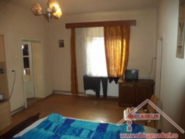inchiriez-apartament-2-camere-zona-9-mai-2
