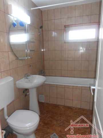 inchiriez-apartament-3-camere-zona-calea-poplacii-7