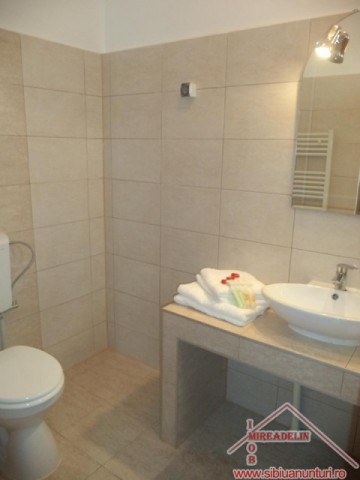 inchiriez-apartament-2-camere-la-casa-zona-9-mai-5