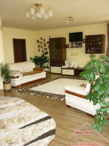 inchiriez-casa-zona-lazaret-1