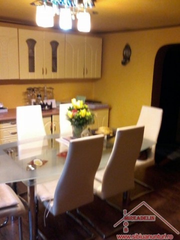inchiriez-casa-cu-5-camere-zona-centrla-1
