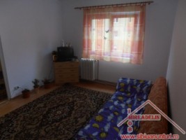 inchiriez-apartament-2-camere-zona-vasile-aaron-3
