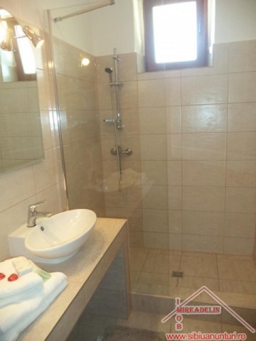 vand-apartament-2-camere-la-casa-zona-9-mai-4
