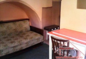 vand-apartament-2-camere-zona-centrala-1