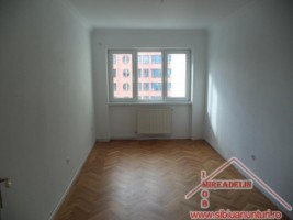 inchiriez-apartament-3-camere-mihai-viteazul-2