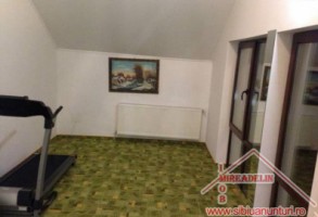inchiriez-casa-5-camere-zona-lazaret-1