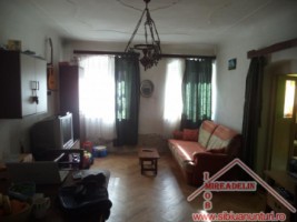 vand-apartament-2-camere-zona-9-mai