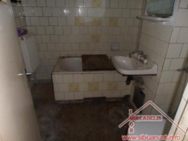 urgent-vand-apartament-3-camere-valea-aurie-6