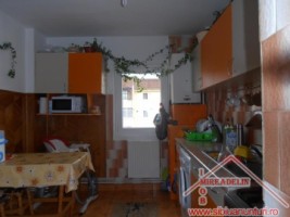 vand-apartament-2-camere-valea-aurie