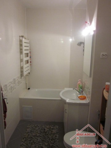 vand-apartament-2-camere-valea-aurie-4
