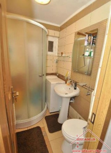 vand-apartament-3-camere-zona-vasile-aaron-8