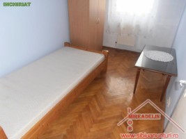 inchiriez-apartament-3-camere-decomandat-valea-aurie