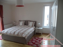 vand-casa-intr-un-imobil-tip-duplex-4-camere-calea-cisnadiei