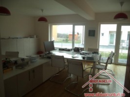 vand-casa-intr-un-imobil-tip-duplex-4-camere-calea-cisnadiei-8