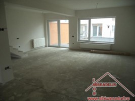 vand-casa-intr-un-imobil-tip-duplex-4-camere-calea-cisnadiei