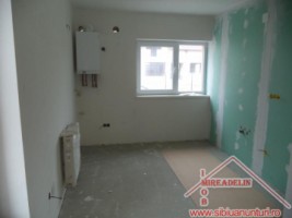 vand-casa-intr-un-imobil-tip-duplex-4-camere-calea-cisnadiei-1