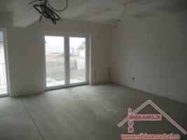 vand-casa-intr-un-imobil-tip-duplex-4-camere-calea-cisnadiei-2