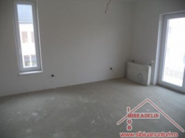 vand-casa-intr-un-imobil-tip-duplex-4-camere-calea-cisnadiei-3