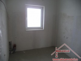 vand-casa-intr-un-imobil-tip-duplex-4-camere-calea-cisnadiei-4
