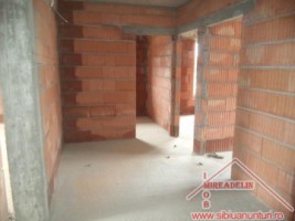 vand-apartamente-3-camere-la-vila-calea-cisnadiei