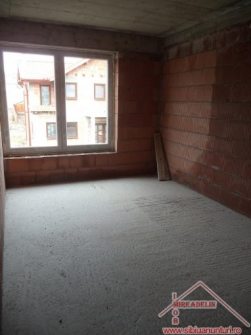 vand-apartamente-3-camere-la-vila-calea-cisnadiei