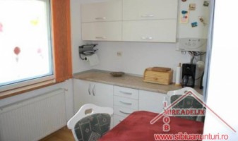vand-apartament-5-camere-zona-turnisor-5