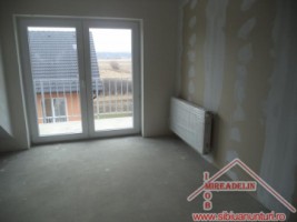 vand-apartamente-4-camere-decomandate-pe-doua-nivele-calea-cisnadiei-1
