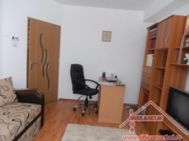 vand-apartament-2-3-camere-zona-compa-1