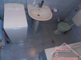 vand-apartament-2-3-camere-zona-compa-4