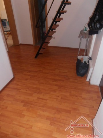 vand-apartament-2-3-camere-zona-compa-5