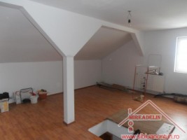 vand-apartament-2-3-camere-zona-compa-7