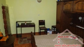 inchiriez-3-camere-la-casa-str-malului-350-euro-taxe-incluse-2
