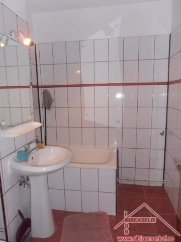 inchiriez-apartament-3-camere-zona-dioda-5