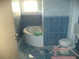 inchiriez-apartament-3-camere-zona-alba-iulia-4