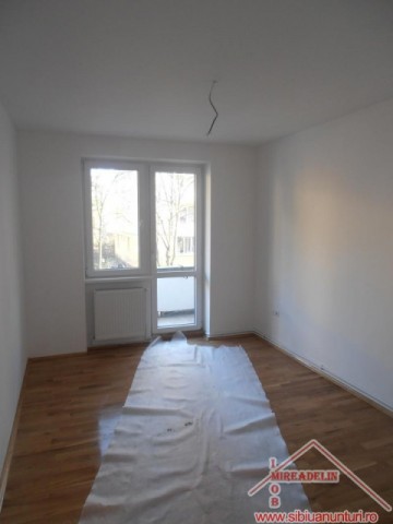 vand-apartament-4-camere-zona-cedonia-5