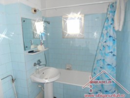 inchiriez-apartament-4-camere-decomandat-zona-dioda-6