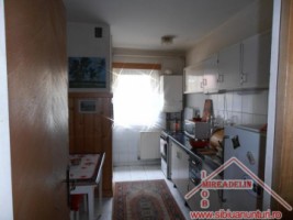 vand-apartament-3-camere-zona-vasile-aaron-3