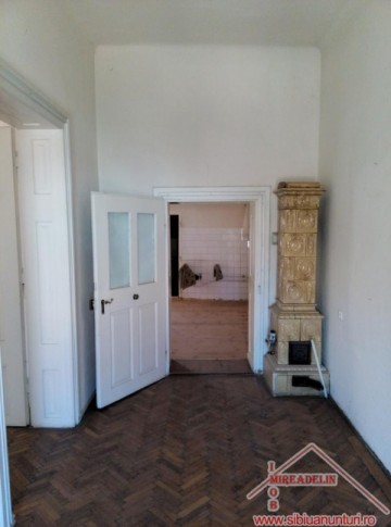 vand-apartament-la-casa-4-camerezona-ultracentrala-3