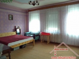 vand-casa-singur-in-curte-3-camere-zona-piata-cluj