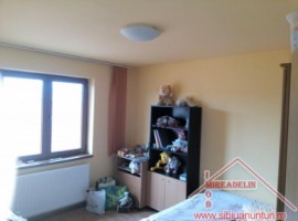 inchiriez-apartament-2-camere-la-vila-zona-selimbar-1